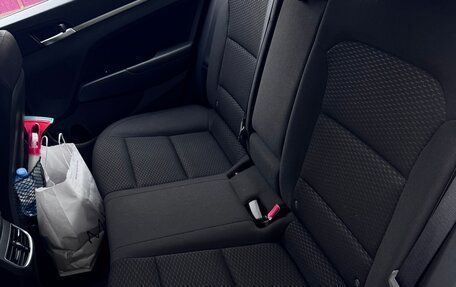 Hyundai Elantra VI рестайлинг, 2020 год, 1 850 000 рублей, 10 фотография