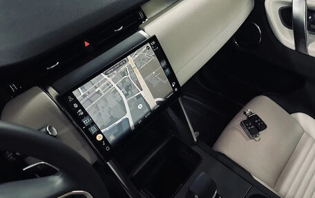 Land Rover Discovery Sport I рестайлинг, 2024 год, 17 фотография