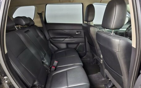 Mitsubishi Outlander III рестайлинг 3, 2013 год, 1 312 000 рублей, 11 фотография