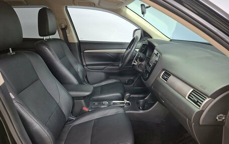 Mitsubishi Outlander III рестайлинг 3, 2013 год, 1 312 000 рублей, 10 фотография