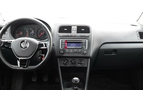 Volkswagen Polo VI (EU Market), 2015 год, 819 000 рублей, 11 фотография