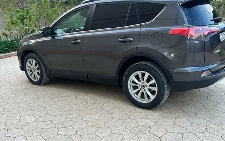 Toyota RAV4, 2016 год, 2 400 000 рублей, 5 фотография