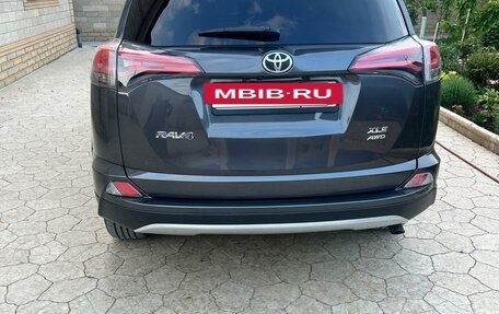 Toyota RAV4, 2016 год, 2 400 000 рублей, 2 фотография