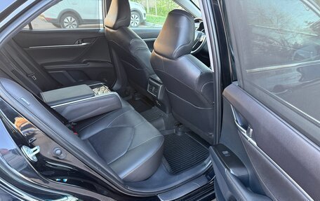 Toyota Camry, 2021 год, 3 200 000 рублей, 9 фотография