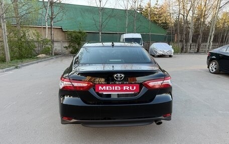 Toyota Camry, 2021 год, 3 200 000 рублей, 6 фотография