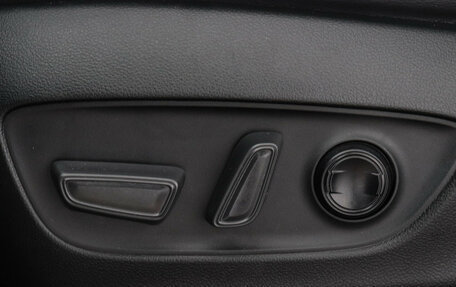 Toyota RAV4, 2023 год, 3 947 000 рублей, 16 фотография