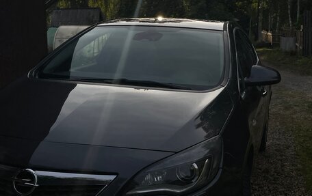 Opel Astra J, 2011 год, 650 000 рублей, 1 фотография