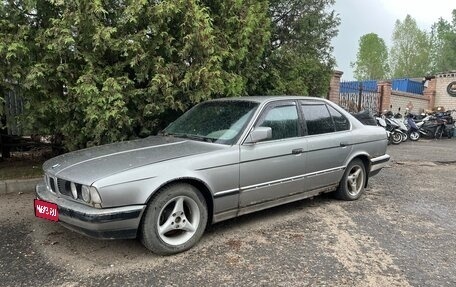 BMW 5 серия, 1990 год, 260 000 рублей, 1 фотография