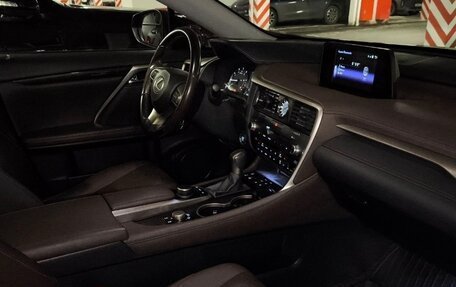 Lexus RX IV рестайлинг, 2017 год, 3 900 000 рублей, 5 фотография
