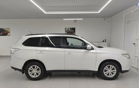 Mitsubishi Outlander III рестайлинг 3, 2013 год, 1 380 000 рублей, 8 фотография