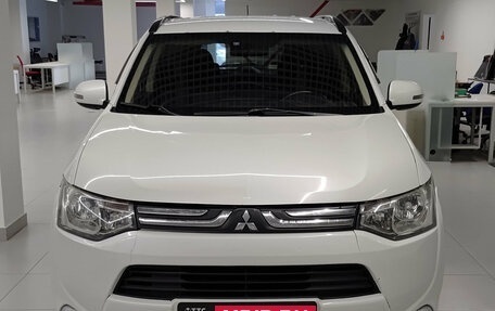 Mitsubishi Outlander III рестайлинг 3, 2013 год, 1 380 000 рублей, 6 фотография