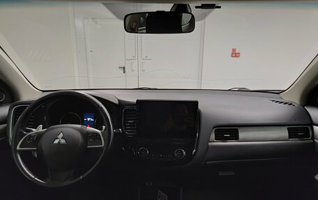 Mitsubishi Outlander III рестайлинг 3, 2013 год, 1 380 000 рублей, 18 фотография