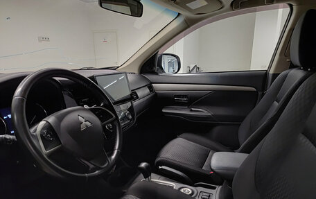 Mitsubishi Outlander III рестайлинг 3, 2013 год, 1 380 000 рублей, 20 фотография