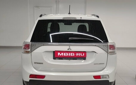 Mitsubishi Outlander III рестайлинг 3, 2013 год, 1 380 000 рублей, 10 фотография