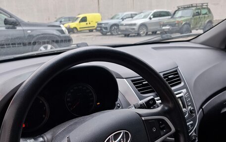 Hyundai Solaris II рестайлинг, 2013 год, 950 000 рублей, 5 фотография