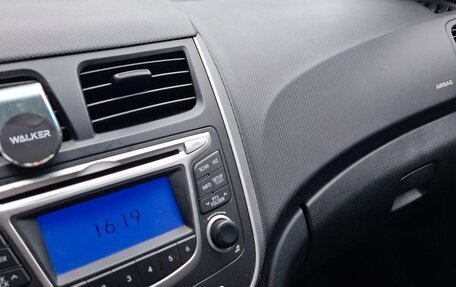 Hyundai Solaris II рестайлинг, 2013 год, 950 000 рублей, 9 фотография
