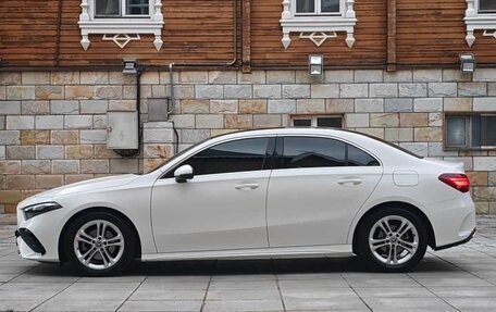 Mercedes-Benz A-Класс, 2023 год, 2 430 000 рублей, 3 фотография