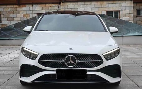 Mercedes-Benz A-Класс, 2023 год, 2 430 000 рублей, 2 фотография