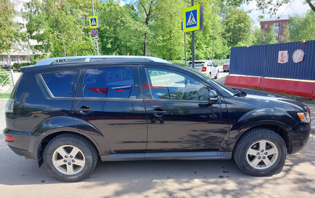 Mitsubishi Outlander III рестайлинг 3, 2010 год, 1 100 000 рублей, 3 фотография