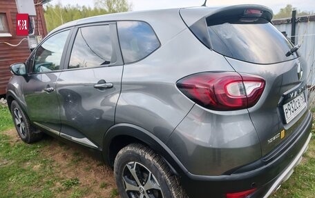 Renault Kaptur I рестайлинг, 2017 год, 1 900 000 рублей, 4 фотография