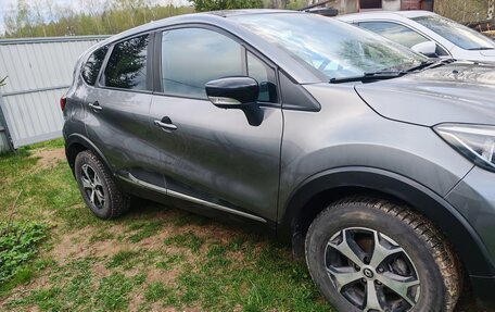 Renault Kaptur I рестайлинг, 2017 год, 1 900 000 рублей, 6 фотография