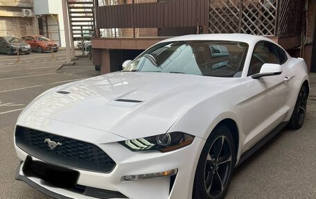 Ford Mustang VI рестайлинг, 2018 год, 2 000 000 рублей, 1 фотография