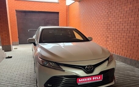 Toyota Camry, 2020 год, 2 700 000 рублей, 1 фотография