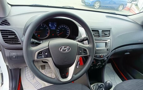 Hyundai Solaris II рестайлинг, 2015 год, 834 995 рублей, 15 фотография