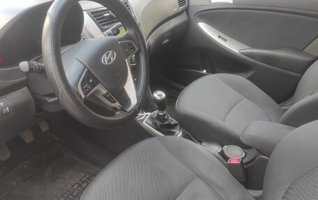 Hyundai Solaris II рестайлинг, 2015 год, 770 000 рублей, 7 фотография