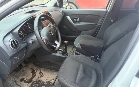 Renault Logan II, 2018 год, 810 000 рублей, 7 фотография