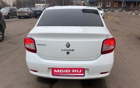 Renault Logan II, 2018 год, 810 000 рублей, 2 фотография