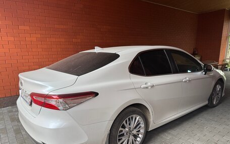 Toyota Camry, 2020 год, 2 700 000 рублей, 3 фотография