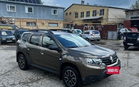 Renault Duster, 2022 год, 1 920 000 рублей, 2 фотография