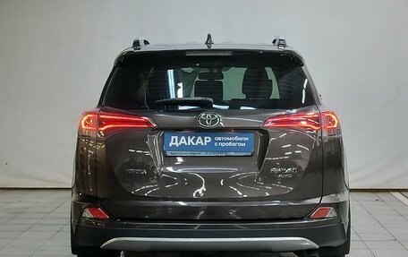 Toyota RAV4, 2018 год, 2 390 000 рублей, 5 фотография