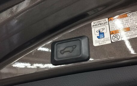 Toyota RAV4, 2018 год, 2 390 000 рублей, 8 фотография