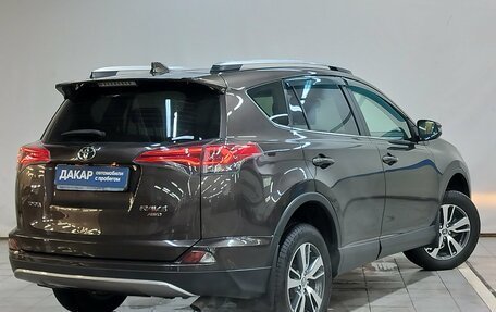 Toyota RAV4, 2018 год, 2 390 000 рублей, 4 фотография