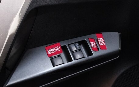 Toyota RAV4, 2018 год, 2 390 000 рублей, 18 фотография