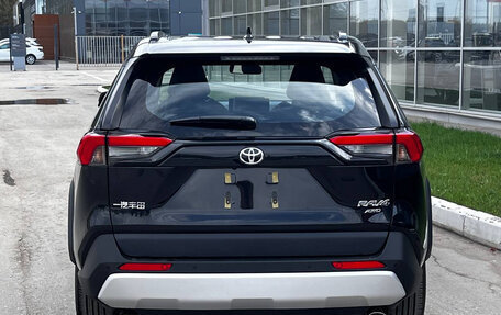 Toyota RAV4, 2024 год, 4 150 000 рублей, 6 фотография