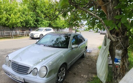 Mercedes-Benz E-Класс, 1999 год, 400 000 рублей, 4 фотография