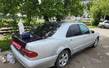 Mercedes-Benz E-Класс, 1999 год, 400 000 рублей, 3 фотография