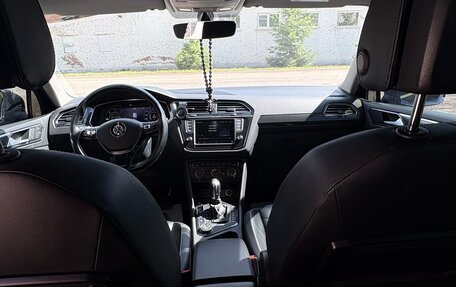 Volkswagen Tiguan II, 2017 год, 2 800 000 рублей, 13 фотография