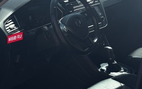 Volkswagen Tiguan II, 2017 год, 2 800 000 рублей, 11 фотография