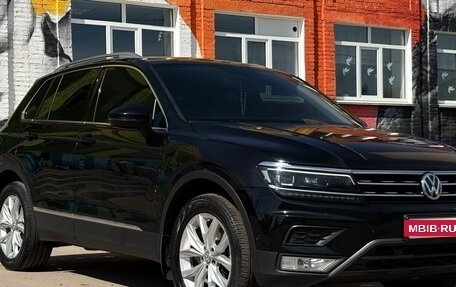 Volkswagen Tiguan II, 2017 год, 2 800 000 рублей, 2 фотография