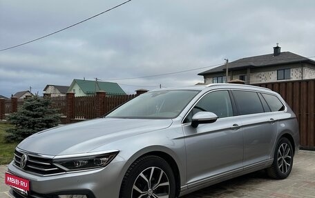 Volkswagen Passat B8 рестайлинг, 2019 год, 1 680 000 рублей, 1 фотография