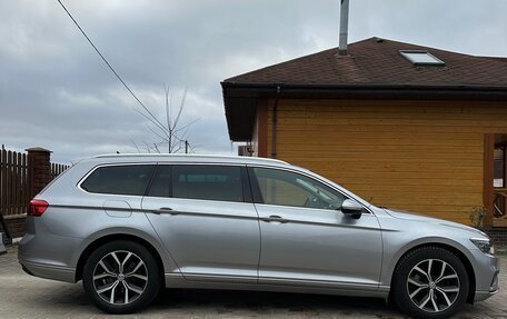 Volkswagen Passat B8 рестайлинг, 2019 год, 1 680 000 рублей, 5 фотография