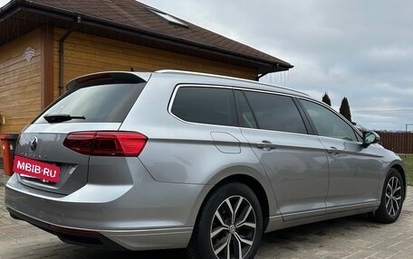 Volkswagen Passat B8 рестайлинг, 2019 год, 1 680 000 рублей, 2 фотография