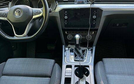 Volkswagen Passat B8 рестайлинг, 2019 год, 1 680 000 рублей, 11 фотография