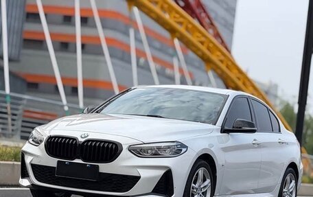 BMW 1 серия, 2023 год, 1 800 000 рублей, 1 фотография