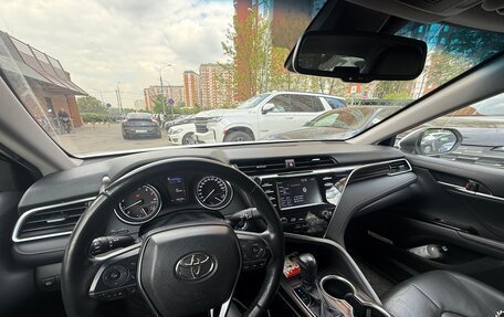Toyota Camry, 2018 год, 2 700 000 рублей, 5 фотография