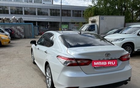 Toyota Camry, 2018 год, 2 700 000 рублей, 3 фотография